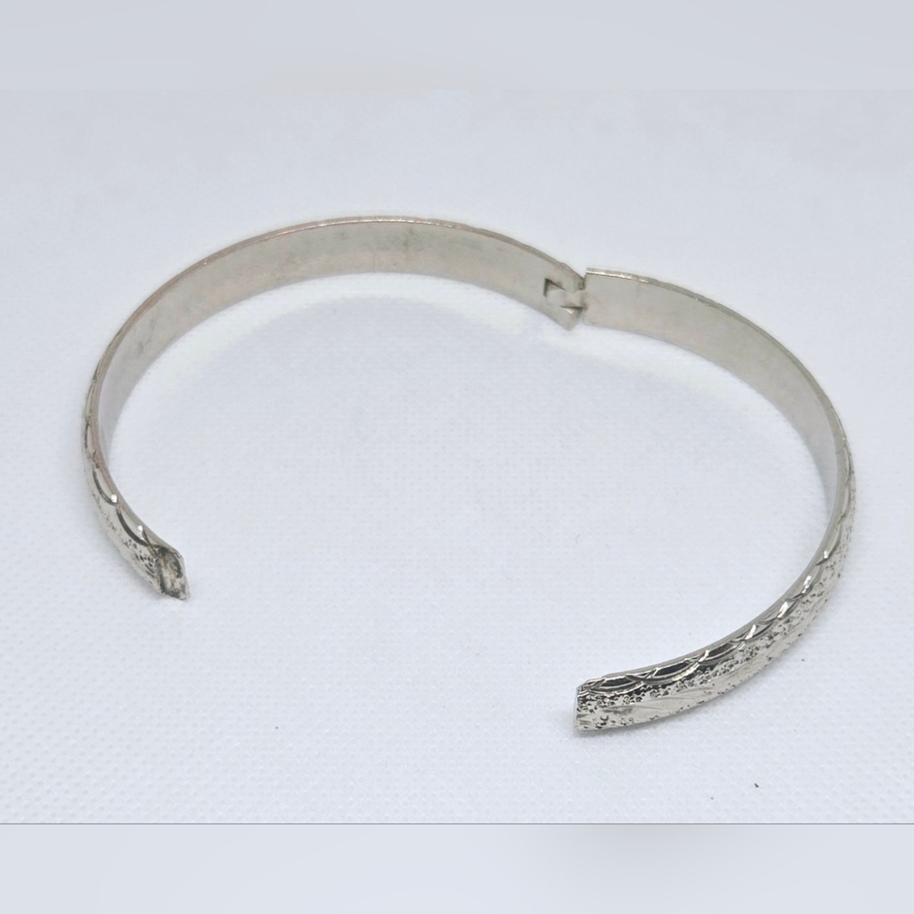 Vintage Silver Tone Etched Bangle Bracelet Floral Scroll Design - Picture 4 of 9